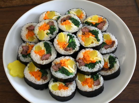 Perbedaan sushi dan kimbab