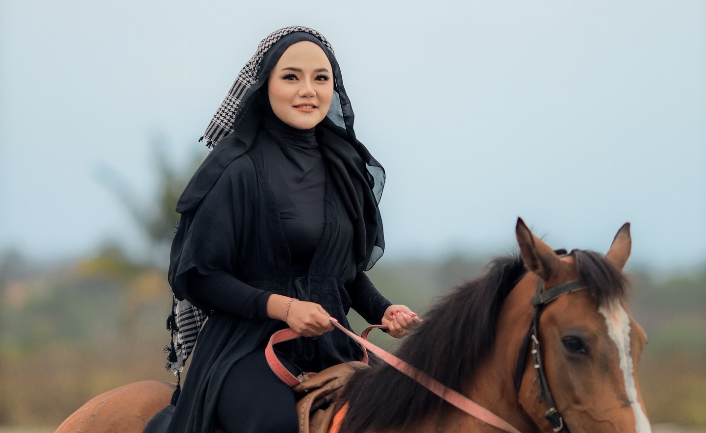 Selebgram Arie Rieyanthie Ungkap Perselingkuhan Suami - Teropong Media