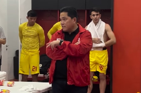 Erick Thohir mundur