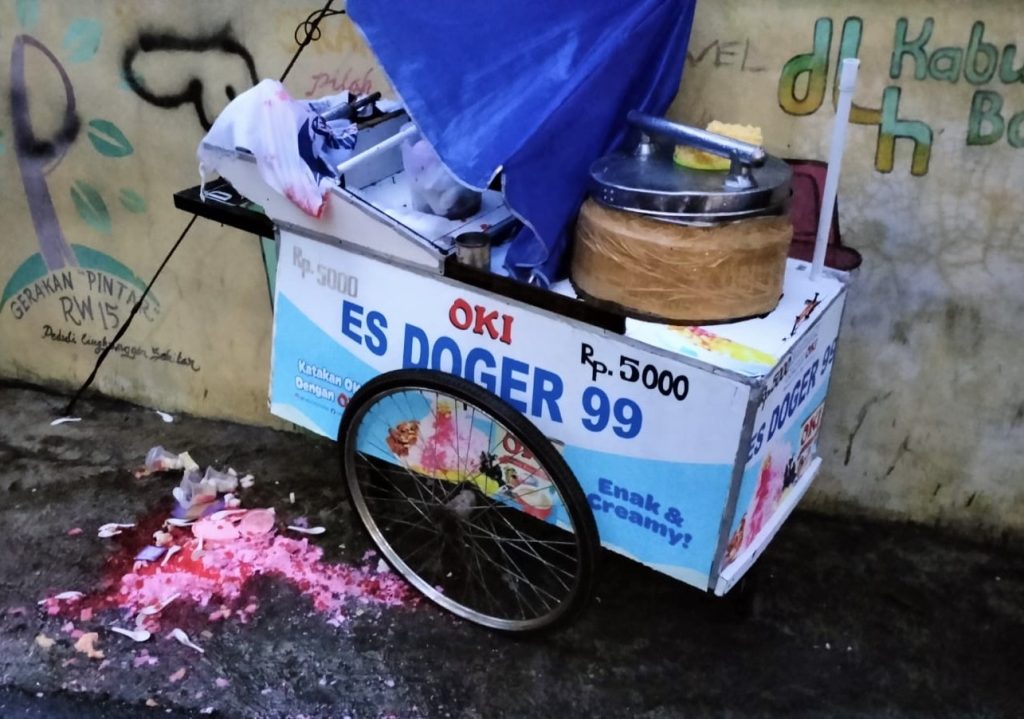 Aksi Pembacokan Penjual Es Doger di Cibiru