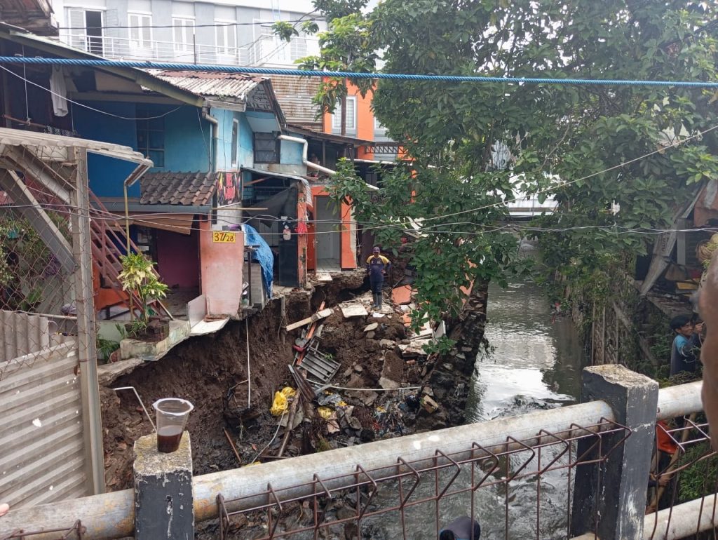 Pemkot Bandung Pastikan Tanggul Sungai Citepus Segera Diperbaiki