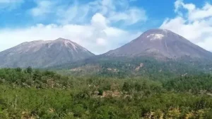 gunung lewotobi laki-laki