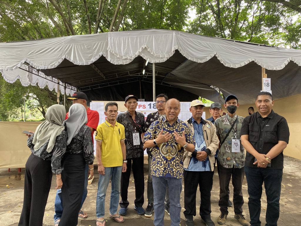 Cawagub Ilham Habibie Tinjau TPS Sekitar Rumah