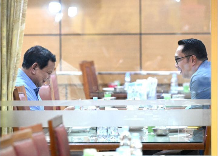 Prabowo Unggah Foto Makan Bersama Ridwan Kamil