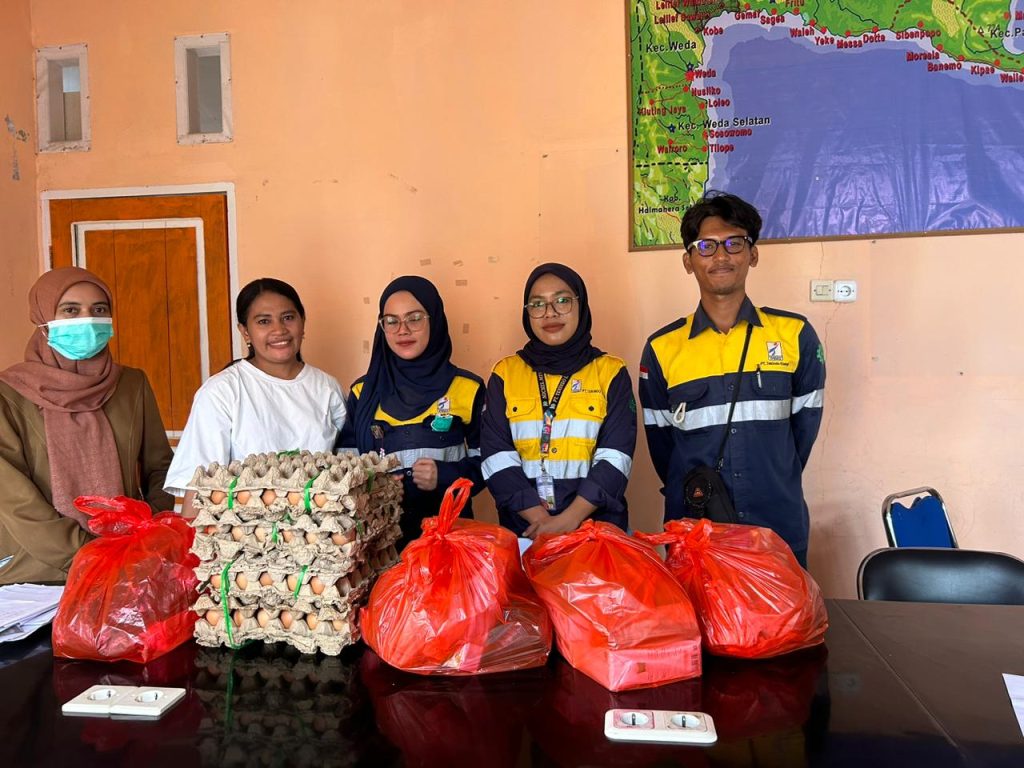 Salurkan Bantuan CSR, PT Tekindo Serahkan Paket Kesehatan Bagi Ibu Hamil dan Ibu Menyusui di 8 Desa di Kabupaten Halmahera Tengah