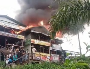 Kebakaran Rumah Makan Dapur Ngeunah Teuing jpg