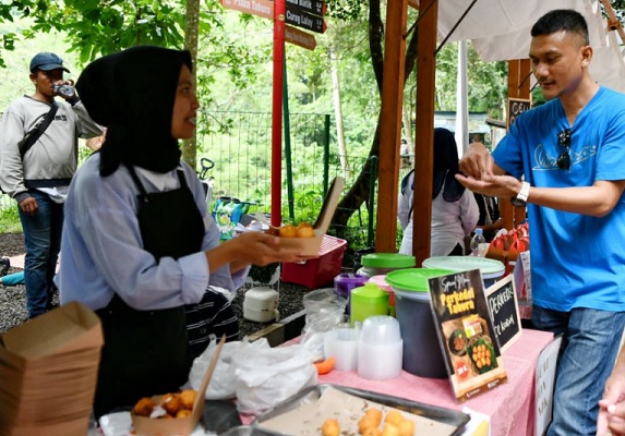 Pasar Pasisian Leuweung Bandung