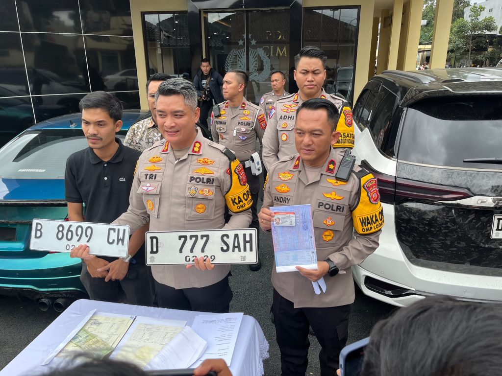 Polres Cimahi Berhasil Bongkar Kasus Viral Mobil Plat Nomor Ganda