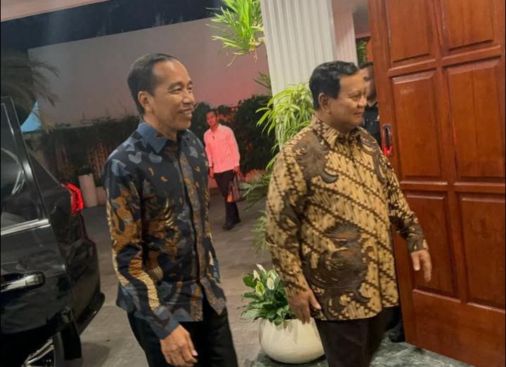 Jokowi Menunjukan Masih Solid Bersama Prabowo