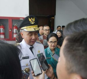 ketua KPU jabar diberhentikan-1