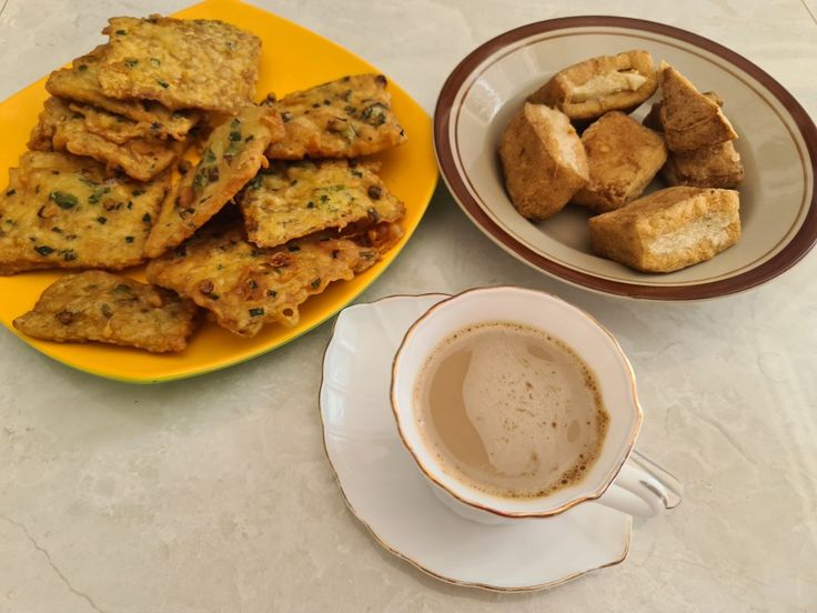 Makanan pendamping kopi