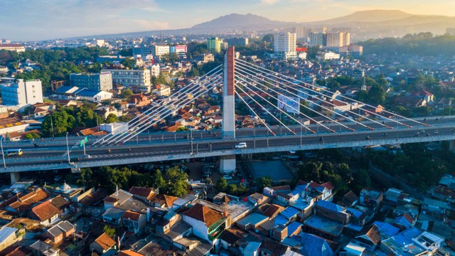 malam tahun baru di flyover pasupati