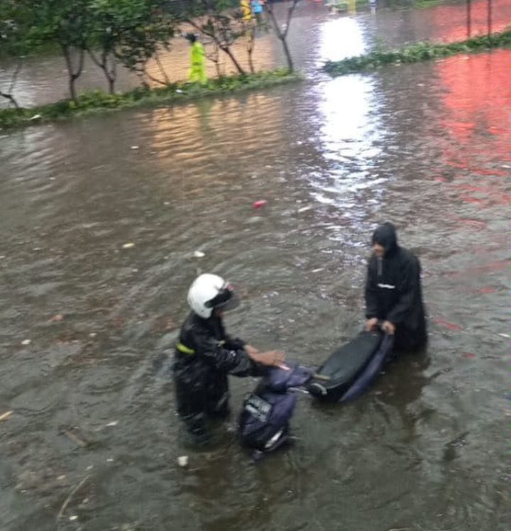 Bandung Beberapa Wilayah Disergap Banjir