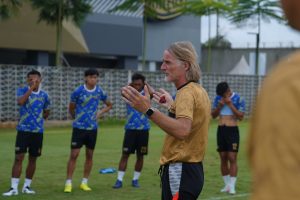 Dewa United Bikin Jan Olde Riekerink Makin Pede Atasi Persib