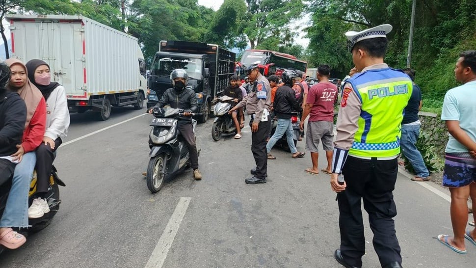 Kecelakaan Beruntun di Leles Garut