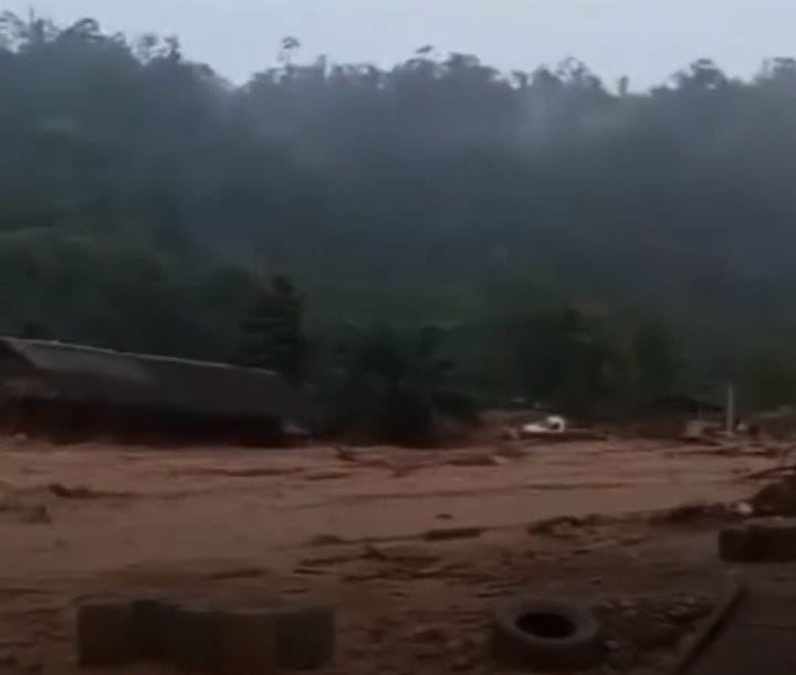 Morowali Utara Sulteng Diterjang Banjir Bandang