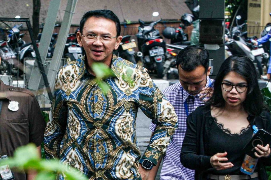 ahok diperiksa KPK