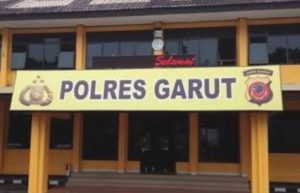 Polres garut bagikan sembako jelang ramadhan 2025