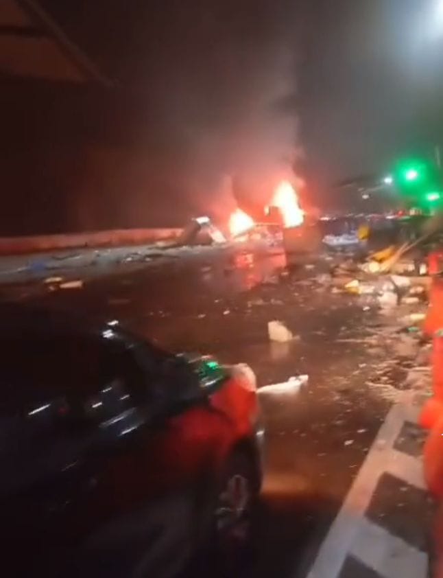 Kecelakaan Beruntun di Gerbang Tol Ciawi