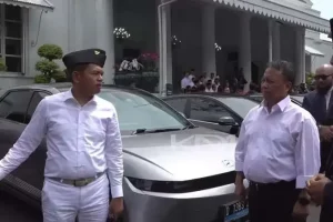 kendaraan dinas dedi mulyadi