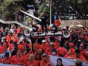 Simpatisan PDIP Menggeruduk KPK