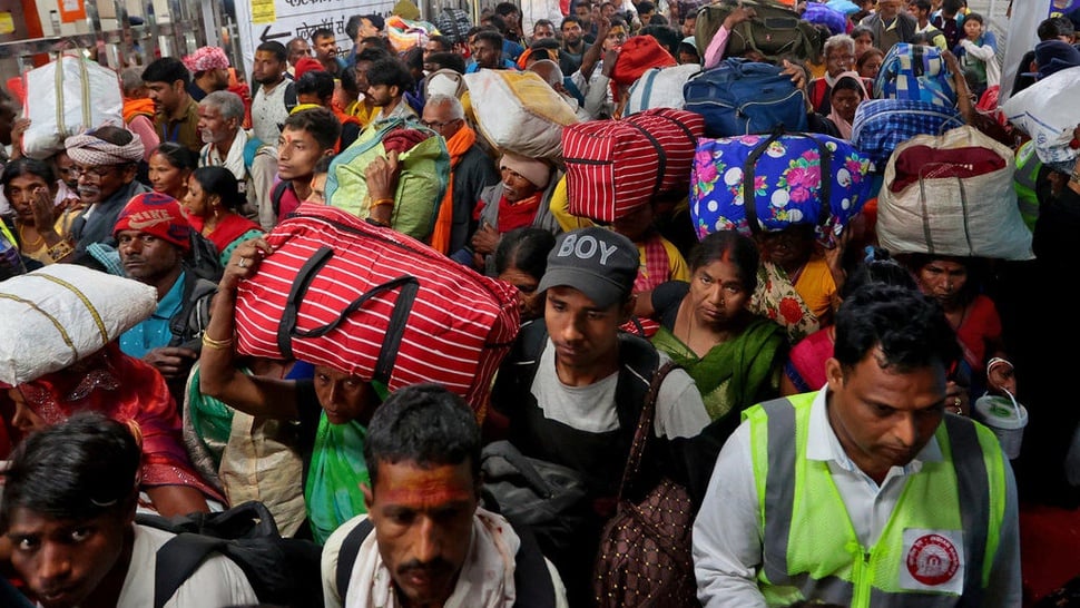 tewas berdesakan di stasiun new delhi