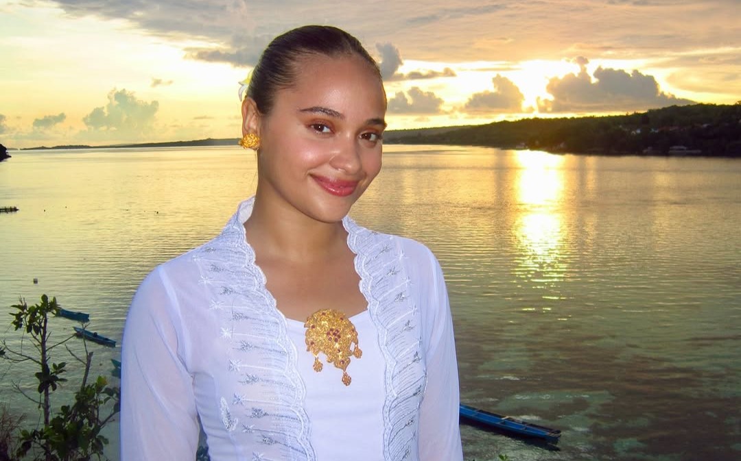 Aurora Ribero Lancar Gunakan Logat Bali di Film 