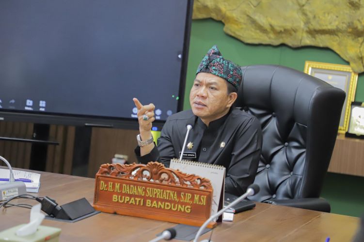 Bupati Bandung Dadang Supriatna - Polemik Pasar Ciparay