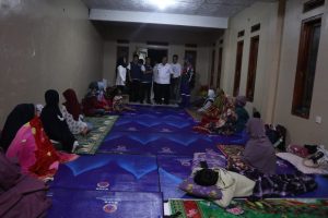 Warga Cikondang Lewati Bulan Ramadan di Tenda Pengungsian