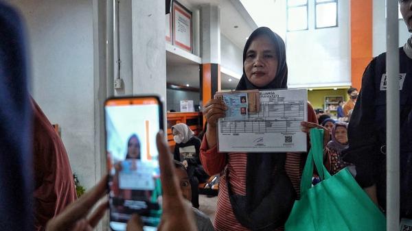 Kisah PosIND Salurkan Bansos PKH dan Program Sembako di Bogor