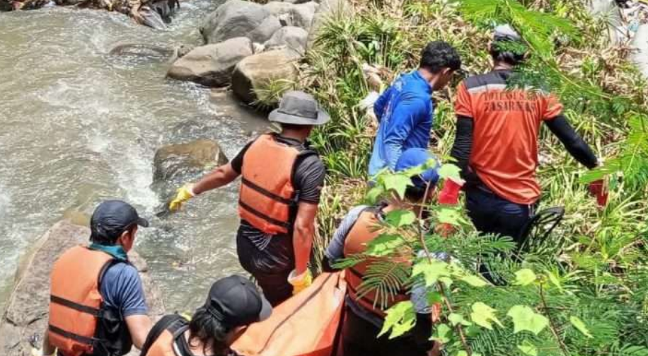 Bocah hanyut kuningan