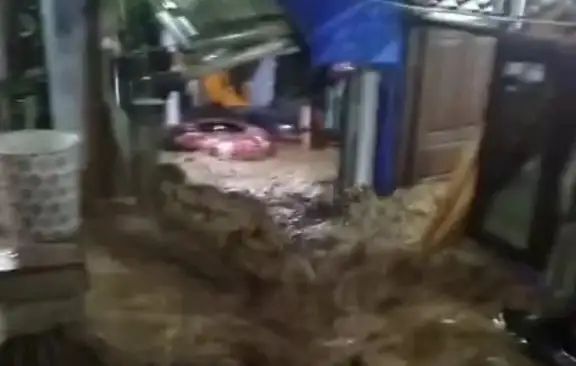 Kawasan Puncak Bogor Banjir