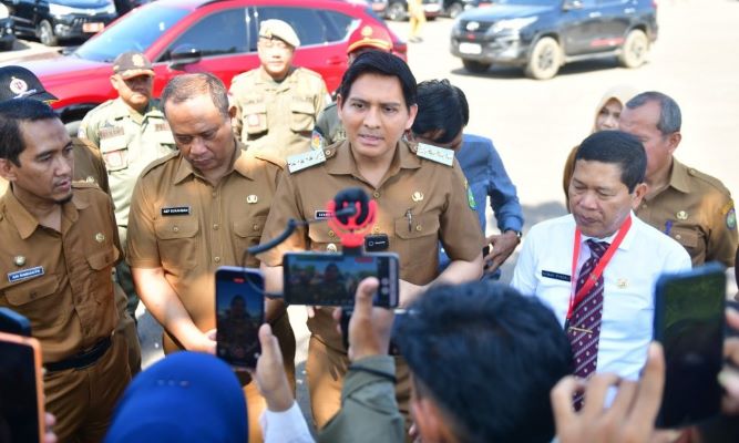 Bupati Indramayu Lucky Hakim - mobil dinas hilang