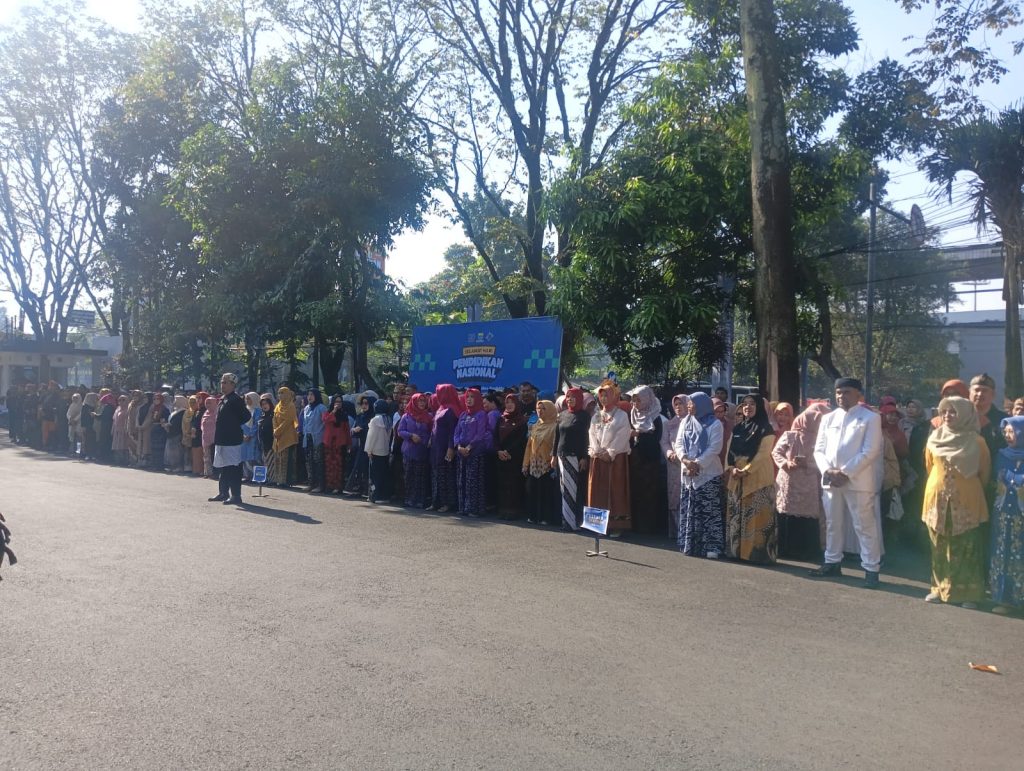 Pemkot Bandung Gelar Upacara Hari Pendidikan Nasional di Kantor Disdik Kota Bandung