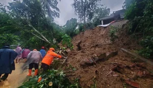 Longsor Terjang Pemukiman di Trenggalek