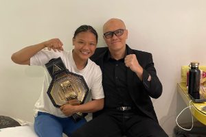 Petarung Wanita asal Bandung Ukir Sejarah Lewat Sabuk Juara Nasional MMA