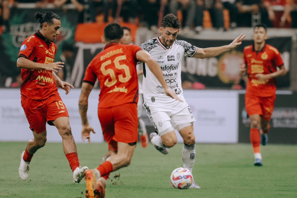 Usai Digunduli Persija 3-0, Pelatih Bali United Singgung Keputusan Wasit