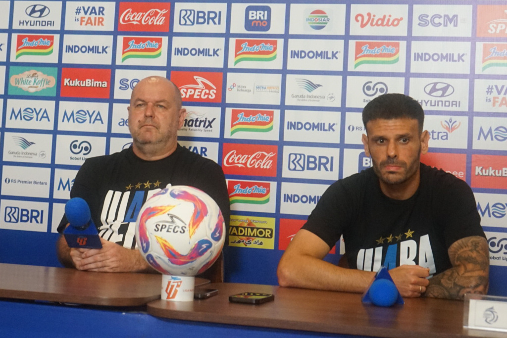 Persib Kehilangan Banyak Pemain Bertahan, Bojan Hodak Singgung Dua Nama Bek Veteran
