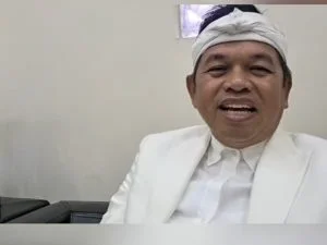 Teror Ular Dedi Mulyadi