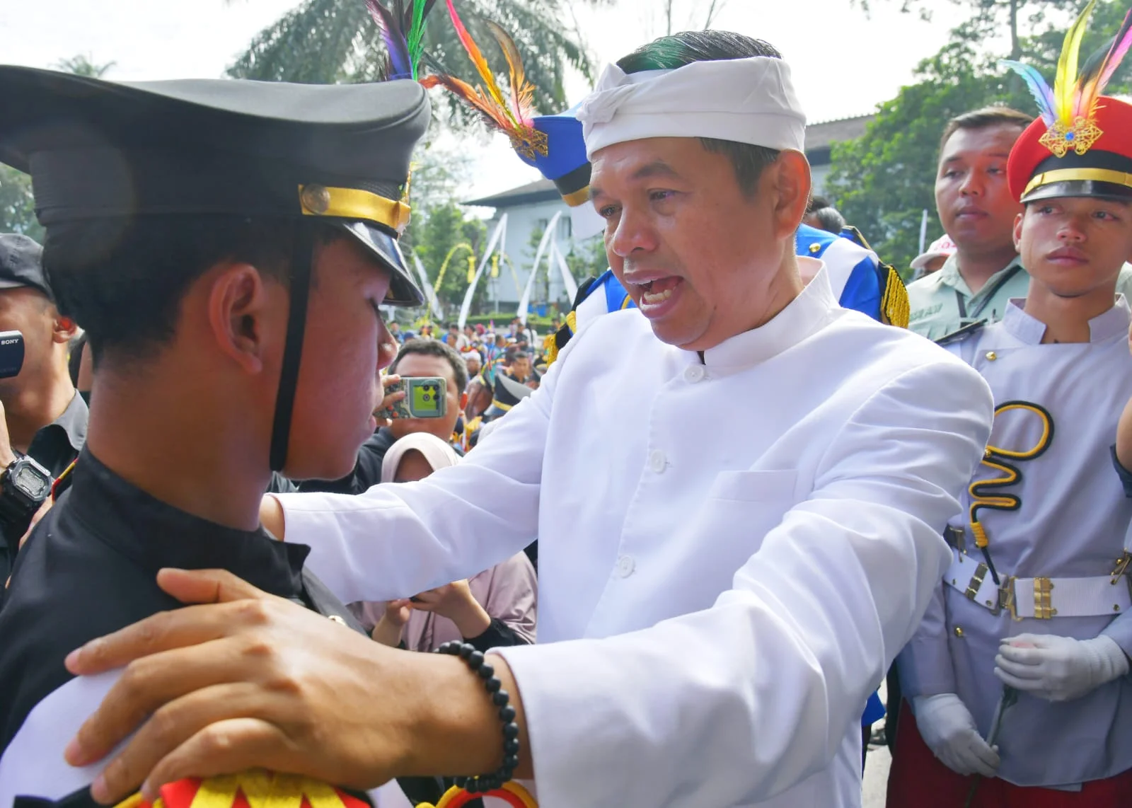 Jam malam Dedi Mulyadi
