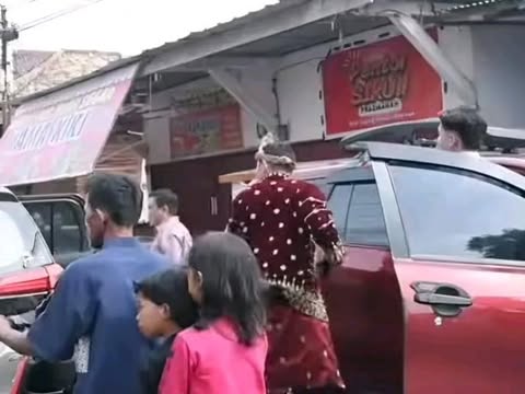 Pengantin dibacok