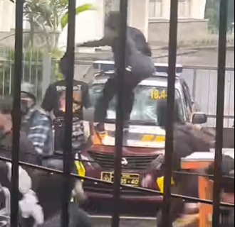 Aksi Peringatan Hari Buruh di Bandung Berakhir Ricuh