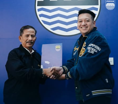 Jajang Nurjaman Resmi Gabung Persib