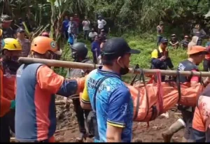 Korban Longsor Kampung Pojok Girang Lembang Berhasil Ditemukan Tim SAR Gabungan