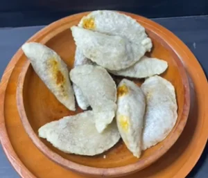 Meledaknya Cireng Borojol: Peran TikTok dalam Promosi UMKM Loka