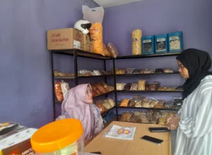 Strategi Komunikasi Pemasaran Pemilik UMKM Toko Mey Coklat dan Cemilan dalam Membangun Citra Usaha di Era Digita