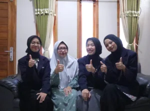 Membangun Citra UMKM Melalui Media Sosial pada Bisnis Penjualan Gamis Online