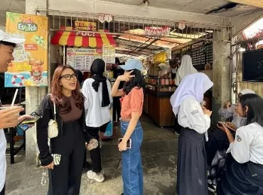 Kekuatan Teh Poci dan Media Sosial: Strategi untuk Menyentuh Rasa danMeningkatkan Penjualan