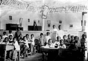 Sekolah-Rakyat-di-Priangan