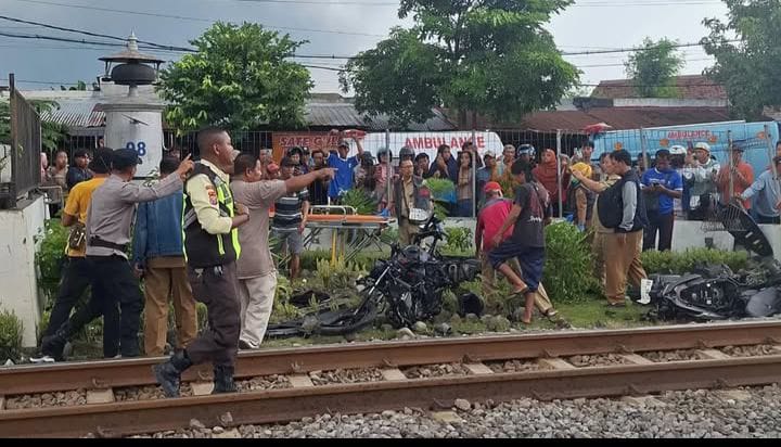 Kecelakaan Kereta Tabrak 7 Motor di Magetan Tewaskan 4 Orang